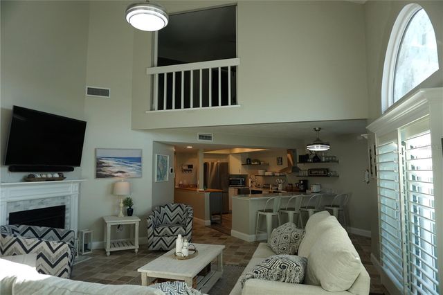 534 PINELLAS BAYWAY S 204, Tierra Verde, FL 33715