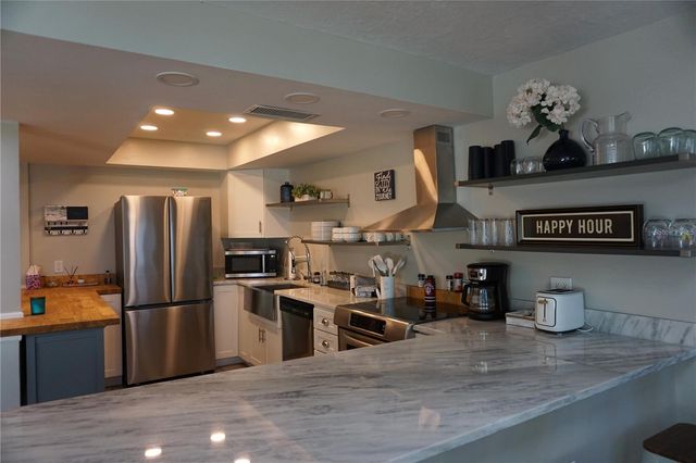 534 PINELLAS BAYWAY S 204, Tierra Verde, FL 33715