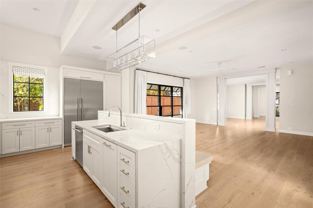 1136 Woodland Street, Houston, TX 77009