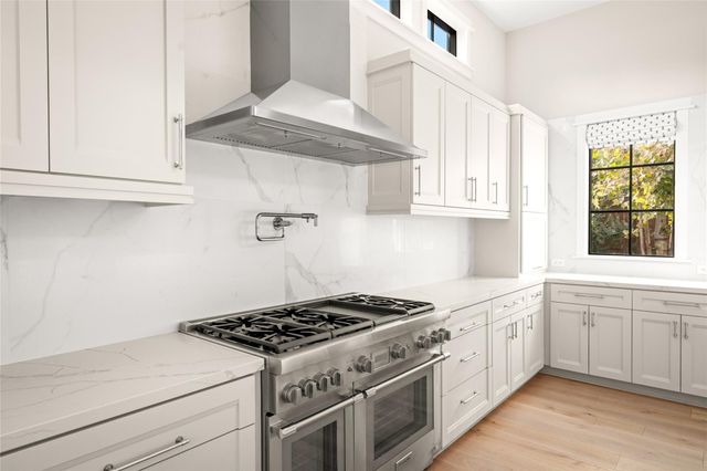 1136 Woodland Street, Houston, TX 77009