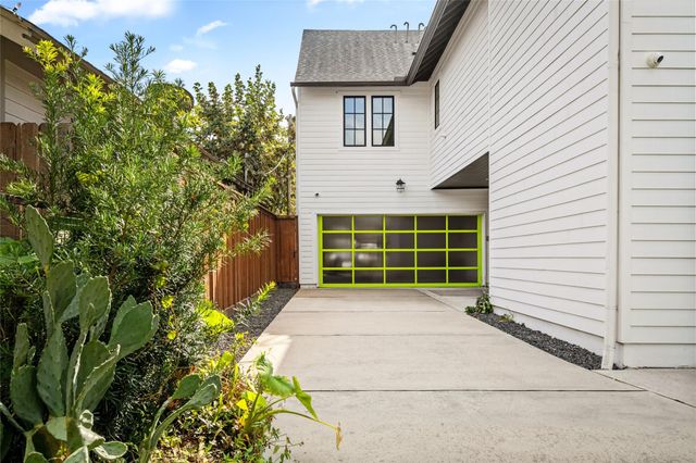 1136 Woodland Street, Houston, TX 77009