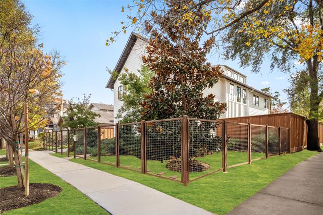 1136 Woodland Street, Houston, TX 77009