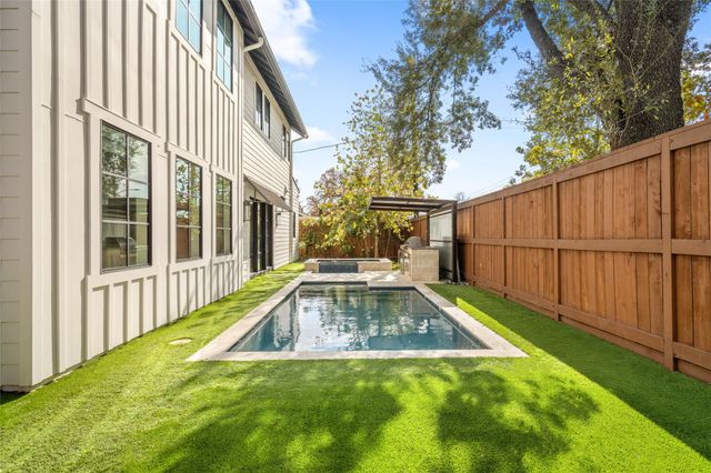 1136 Woodland Street, Houston, TX 77009