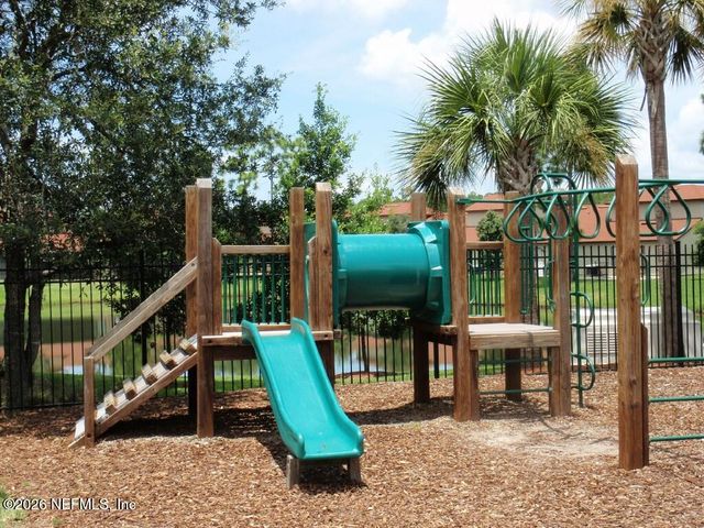 330 REDWOOD Lane, St. Johns, FL 32259