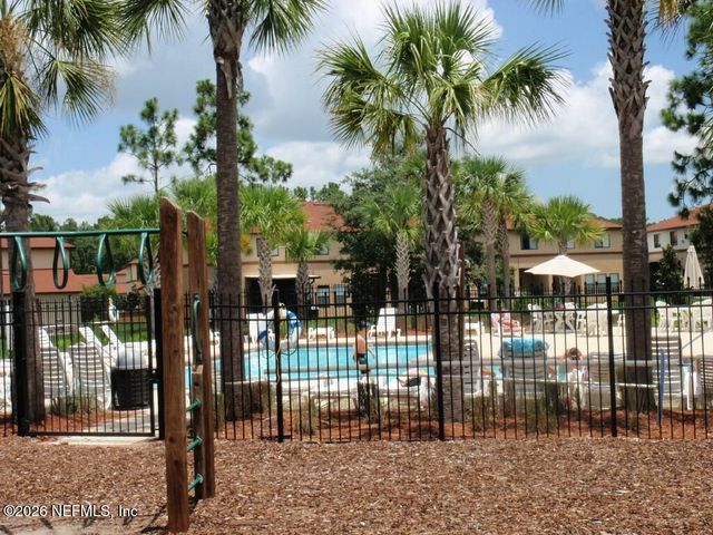 330 REDWOOD Lane, St. Johns, FL 32259