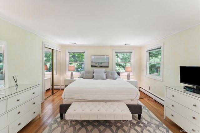 9 White Oak Lane, Westhampton, NY 11977