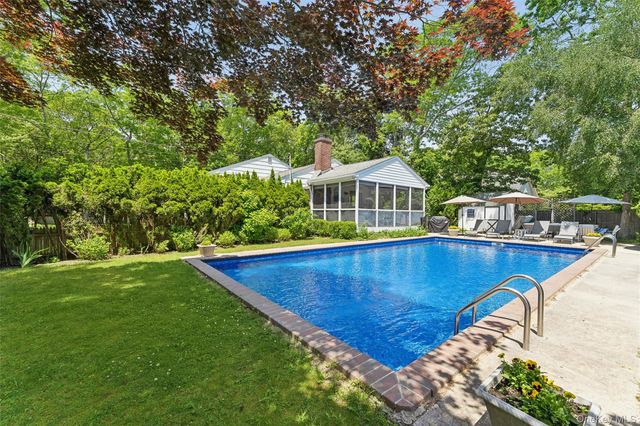 9 White Oak Lane, Westhampton, NY 11977