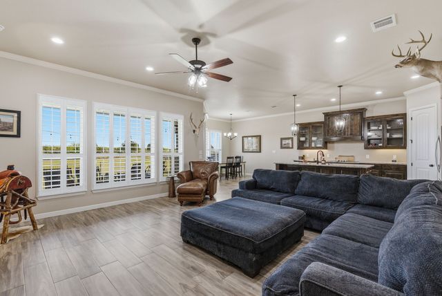 162 Crenshaw Court, Stephenville, TX 76401