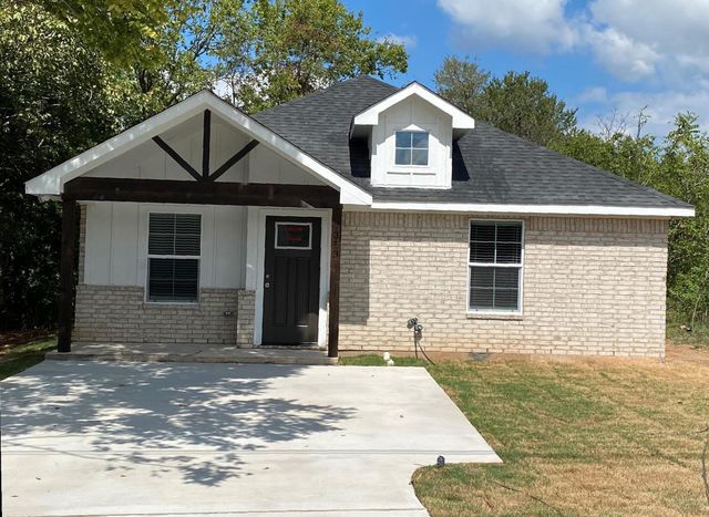 313 E Nelson Street, Denison, TX 75021