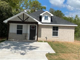 313 E Nelson Street, Denison, TX 75021