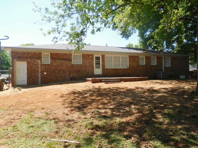121 Robinhood Drive Drive, Gaffney, SC 29341