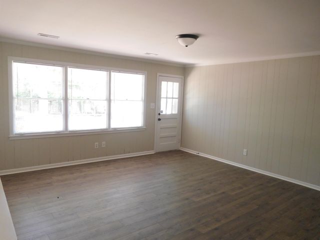121 Robinhood Drive Drive, Gaffney, SC 29341