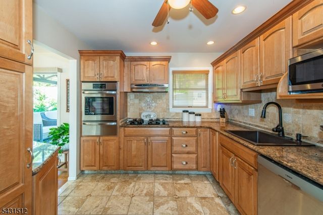 540 Herrick Dr, Rockaway Twp., NJ 07801