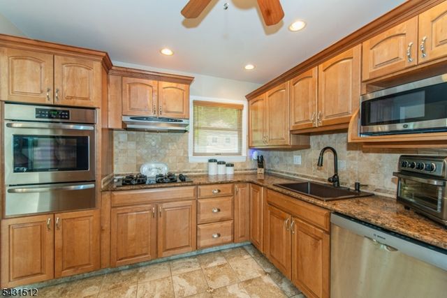 540 Herrick Dr, Rockaway Twp., NJ 07801