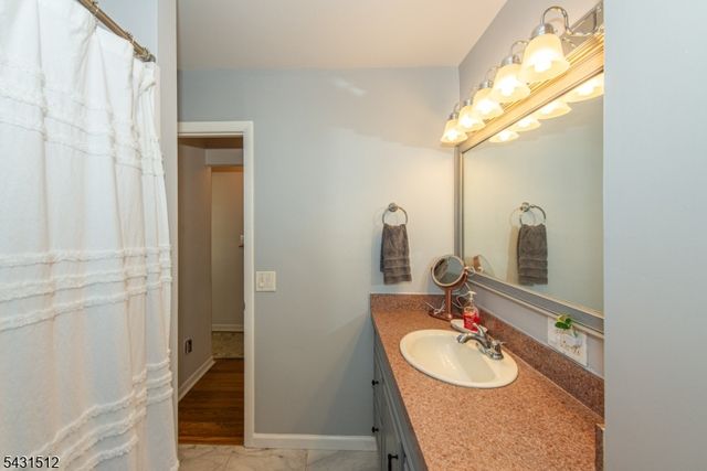540 Herrick Dr, Rockaway Twp., NJ 07801