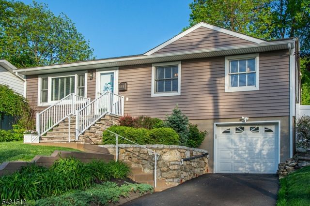 540 Herrick Dr, Rockaway Twp., NJ 07801