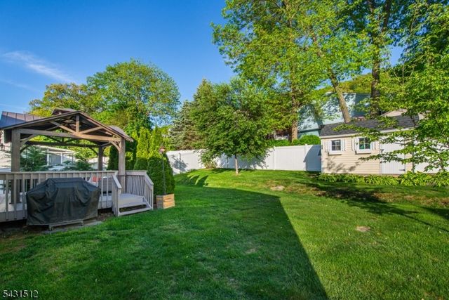 540 Herrick Dr, Rockaway Twp., NJ 07801