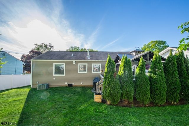 540 Herrick Dr, Rockaway Twp., NJ 07801