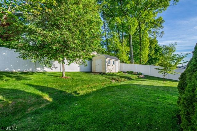 540 Herrick Dr, Rockaway Twp., NJ 07801