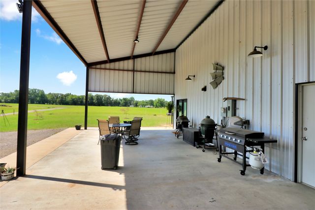 9102 County Road 3816, Athens, TX 75752