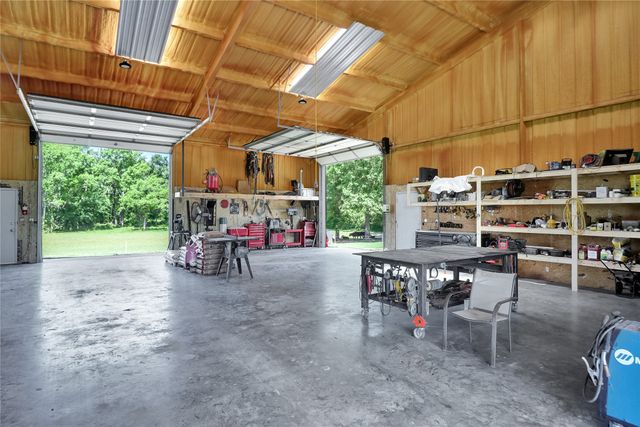 9102 County Road 3816, Athens, TX 75752