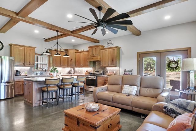 9102 County Road 3816, Athens, TX 75752