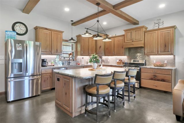 9102 County Road 3816, Athens, TX 75752