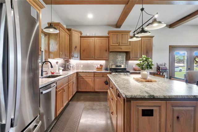 9102 County Road 3816, Athens, TX 75752
