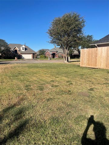 2414 17th Street N, Texas City, TX 77590