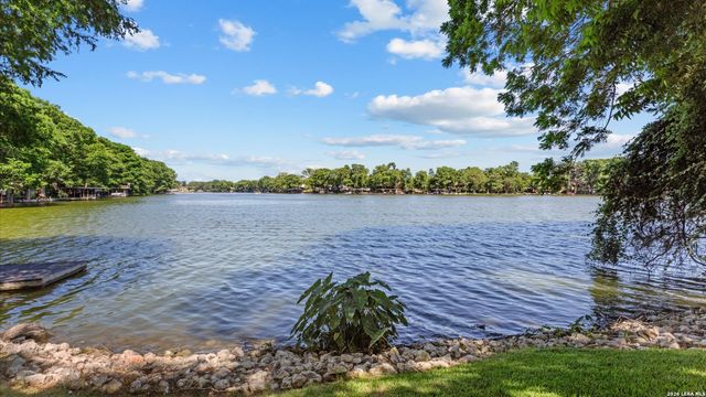 827 Schumanns Beach, New Braunfels, TX 78130