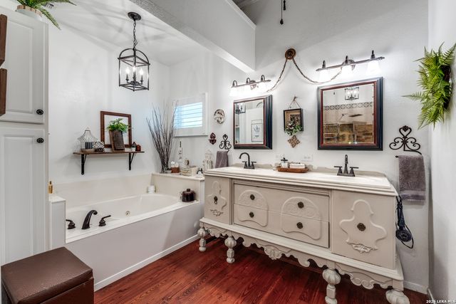 827 Schumanns Beach, New Braunfels, TX 78130