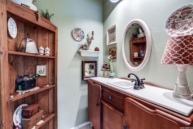 827 Schumanns Beach, New Braunfels, TX 78130