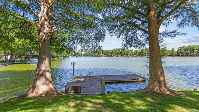 827 Schumanns Beach, New Braunfels, TX 78130