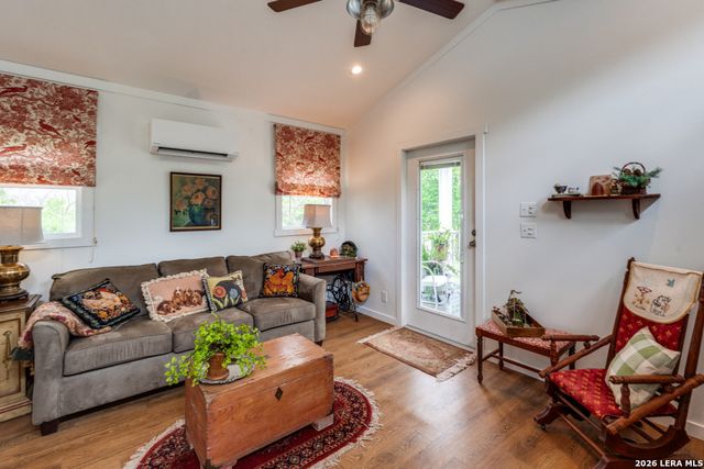 827 Schumanns Beach, New Braunfels, TX 78130
