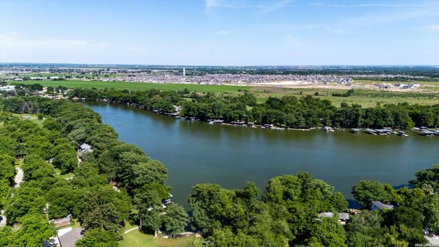 827 Schumanns Beach, New Braunfels, TX 78130