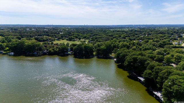 827 Schumanns Beach, New Braunfels, TX 78130