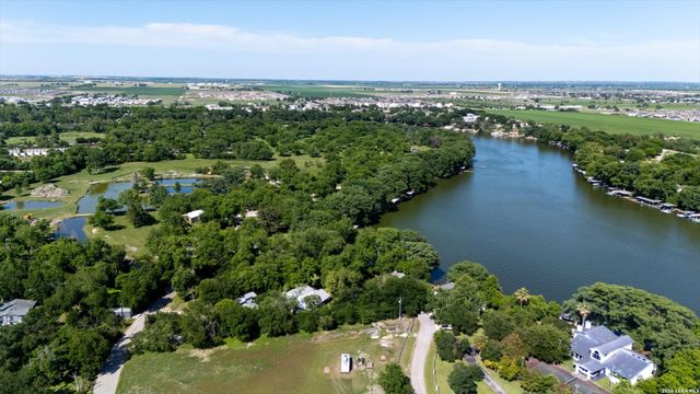 827 Schumanns Beach, New Braunfels, TX 78130