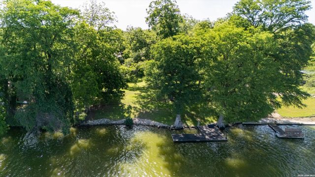 827 Schumanns Beach, New Braunfels, TX 78130