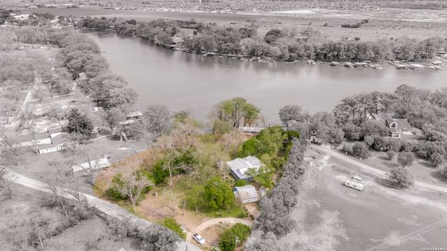 827 Schumanns Beach, New Braunfels, TX 78130