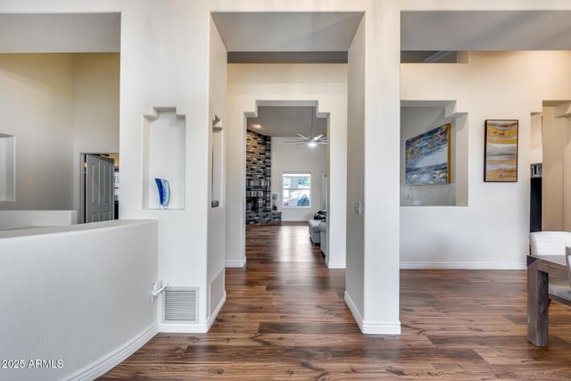 4637 W MISTY WILLOW Lane, Glendale, AZ 85310