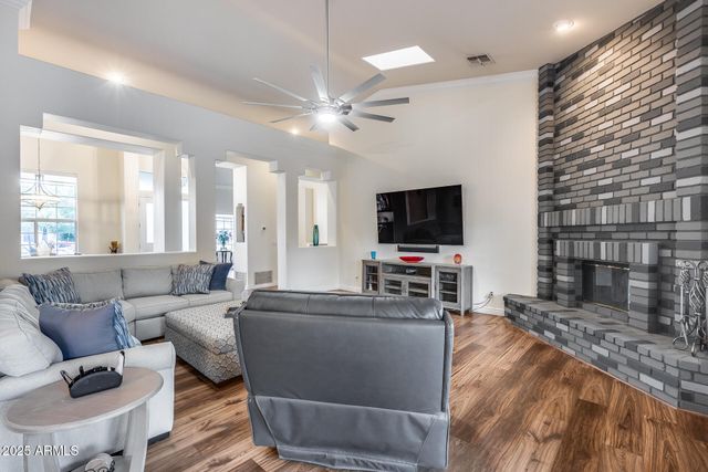 4637 W MISTY WILLOW Lane, Glendale, AZ 85310