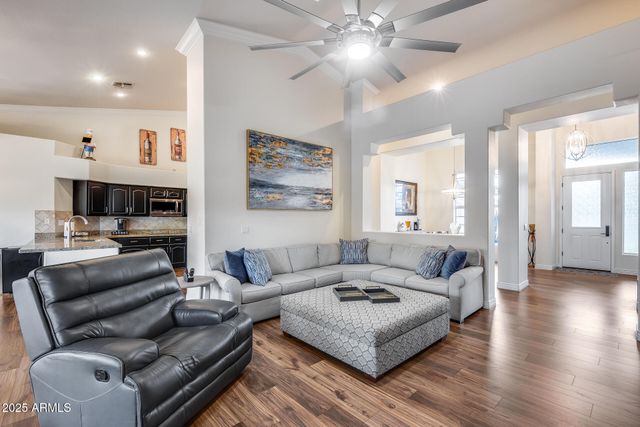 4637 W MISTY WILLOW Lane, Glendale, AZ 85310