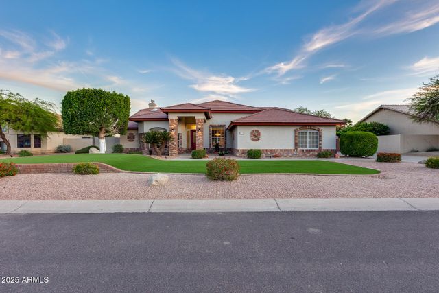 4637 W MISTY WILLOW Lane, Glendale, AZ 85310