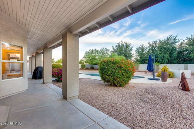 4637 W MISTY WILLOW Lane, Glendale, AZ 85310