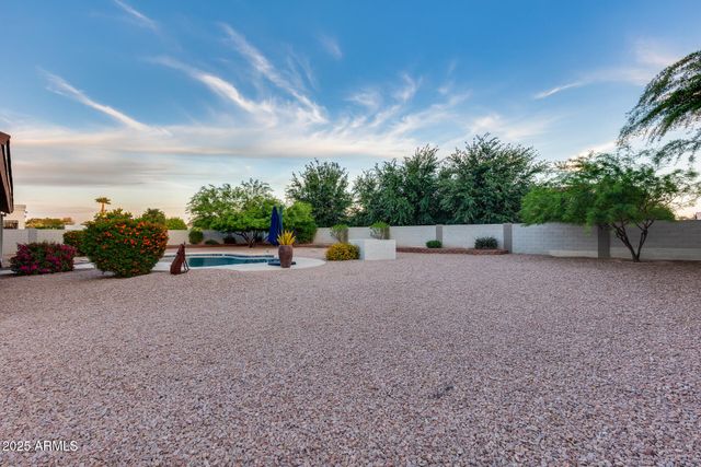 4637 W MISTY WILLOW Lane, Glendale, AZ 85310