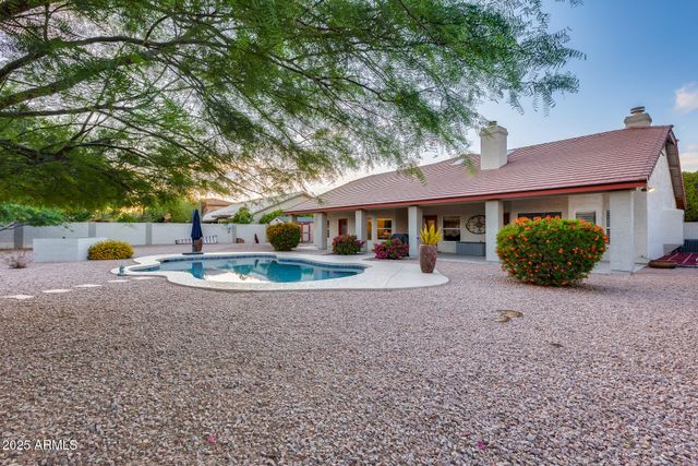 4637 W MISTY WILLOW Lane, Glendale, AZ 85310