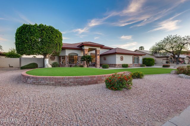 4637 W MISTY WILLOW Lane, Glendale, AZ 85310