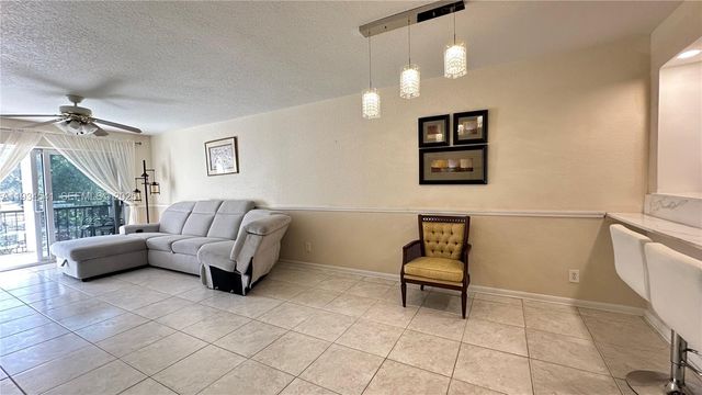 6200 NW 44th St 208, Lauderhill, FL 33319