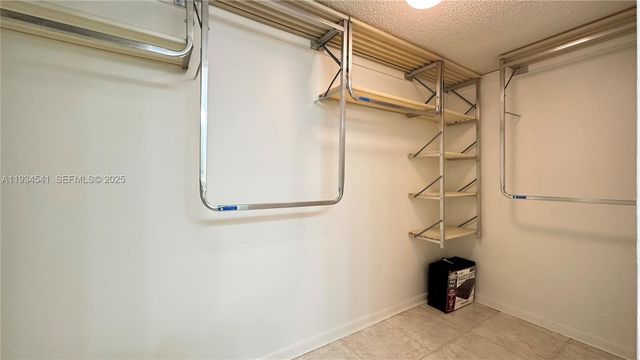 6200 NW 44th St 208, Lauderhill, FL 33319