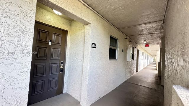 6200 NW 44th St 208, Lauderhill, FL 33319